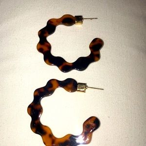 Tortoise hoop earrings